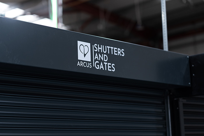 Arcus shutters and gates
